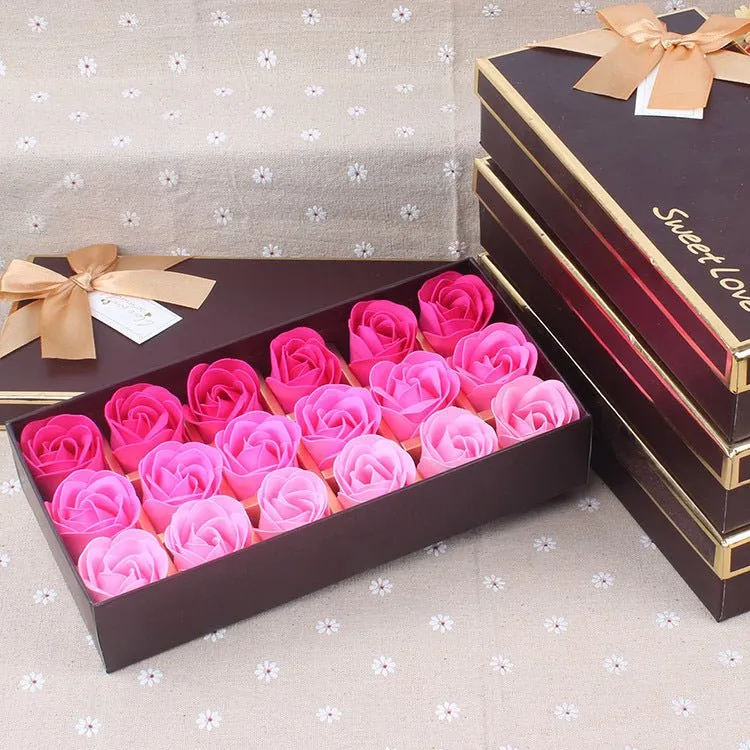 Adorable 18 Mini Roses Gift Box