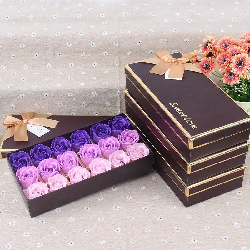 Adorable 18 Mini Roses Gift Box