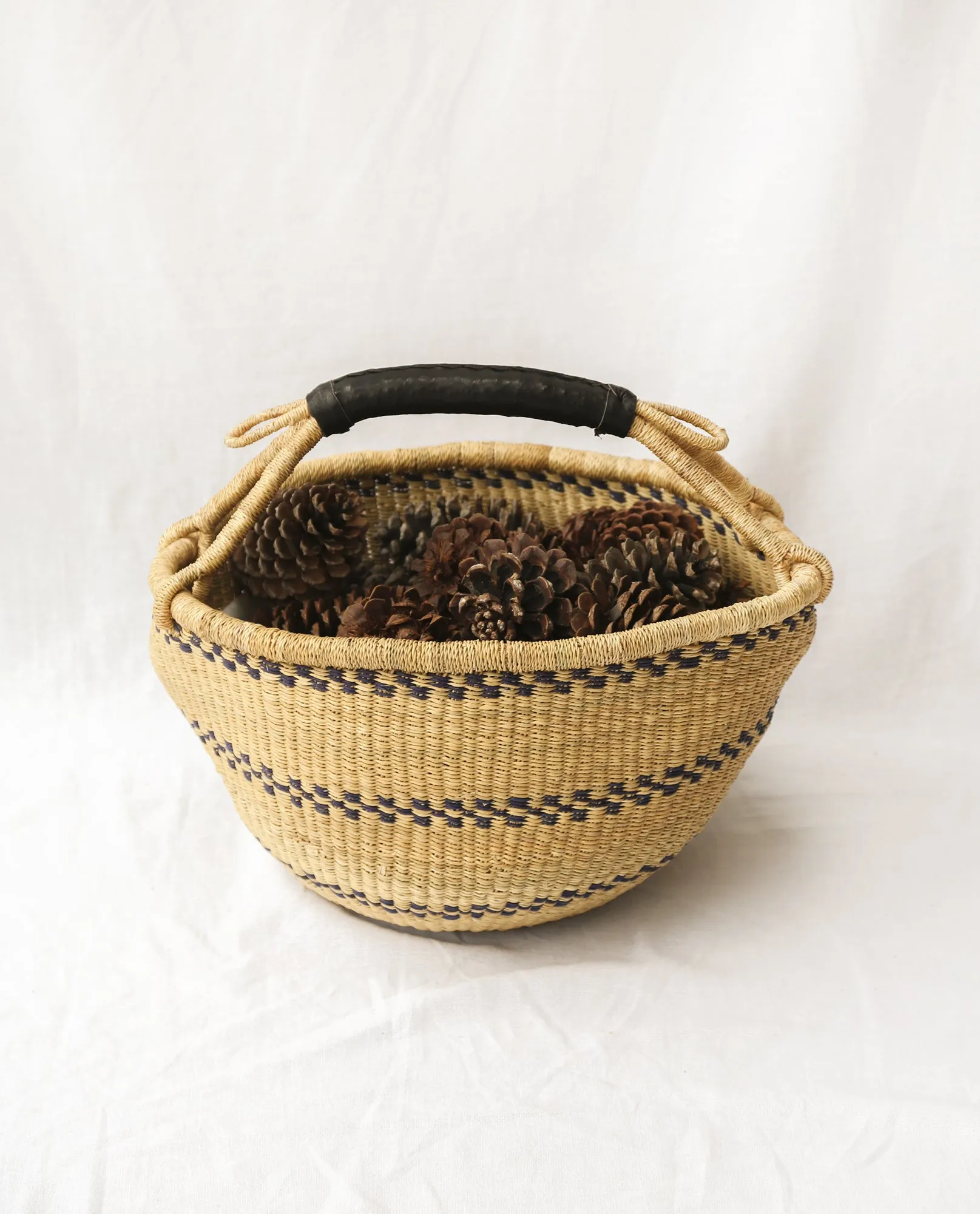 Ama Round Straw Basket With Leather Detail Handle