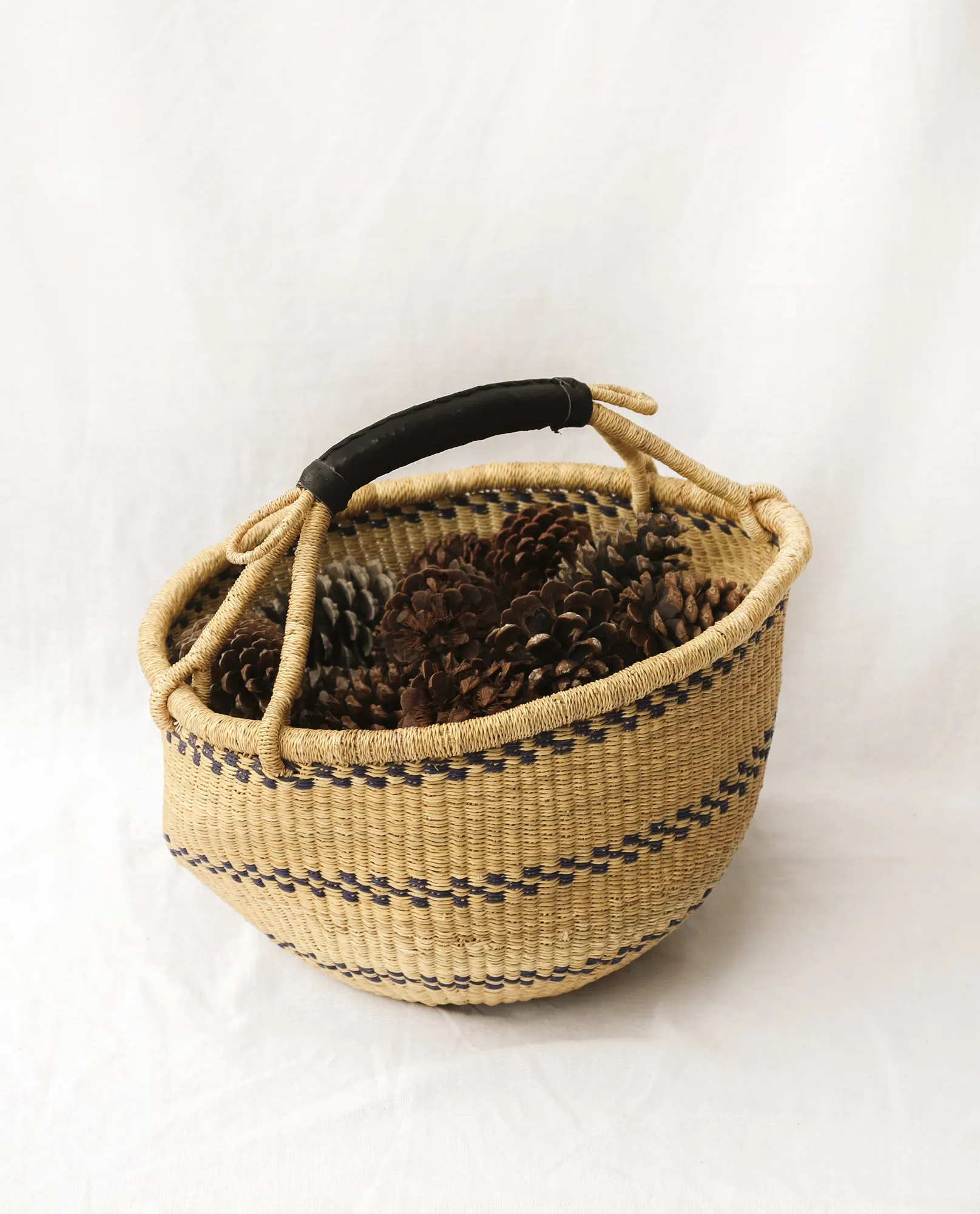 Ama Round Straw Basket With Leather Detail Handle