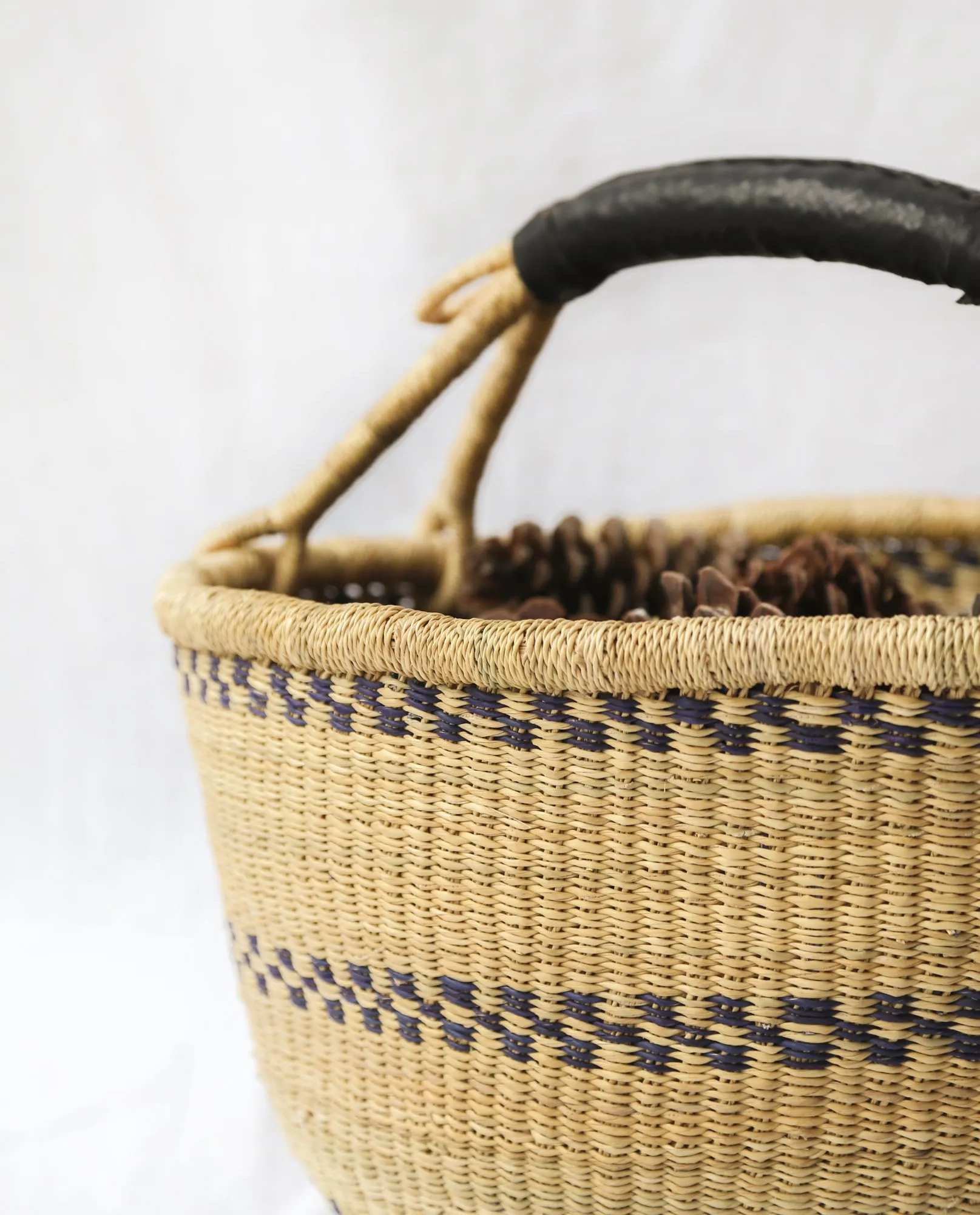 Ama Round Straw Basket With Leather Detail Handle