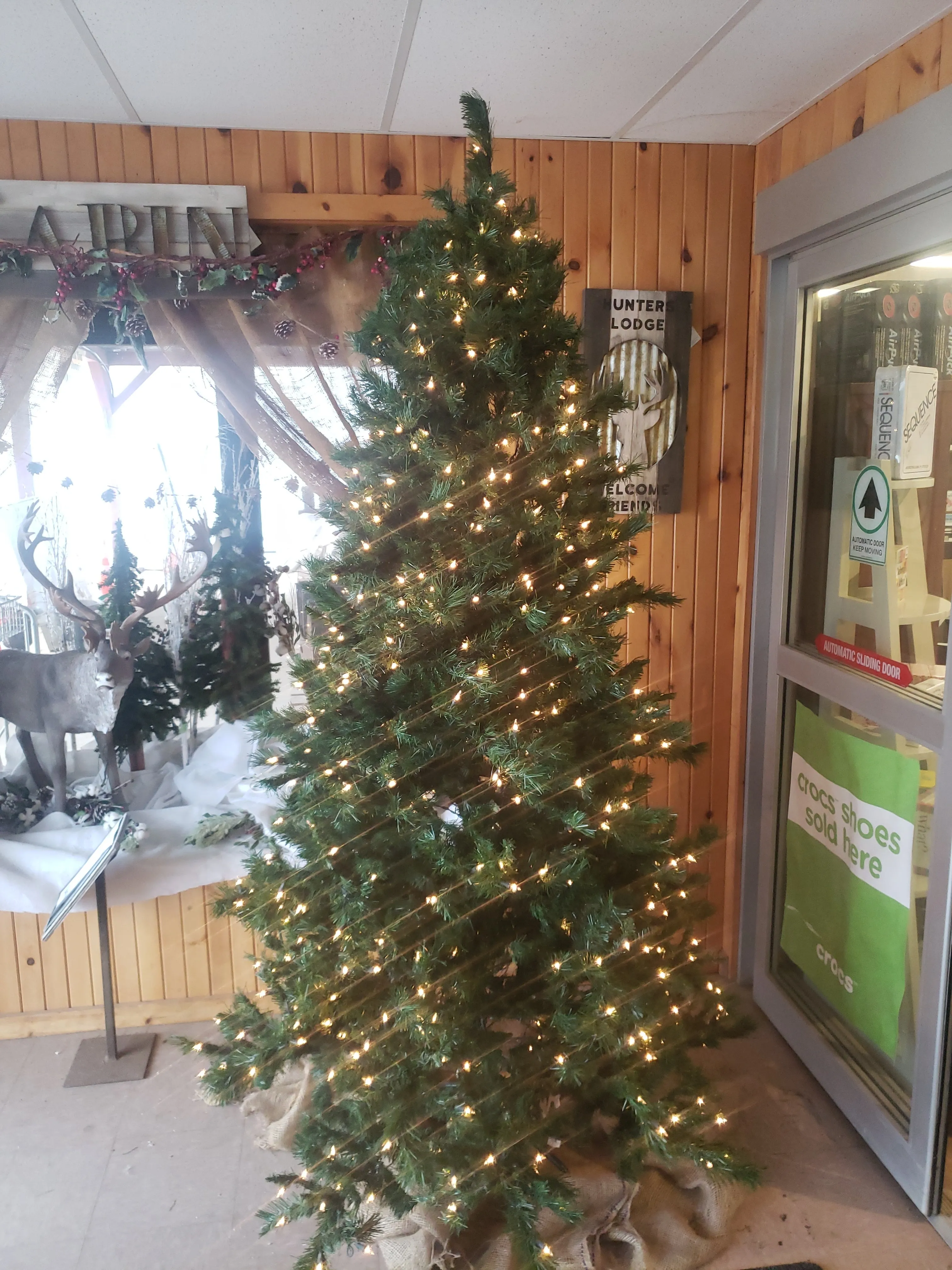 Artificial Tree - Shaped Pine Mix 7.5' Lit