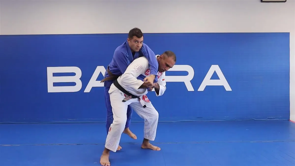 Double Sleeve Grip System by Alexandre Dantas