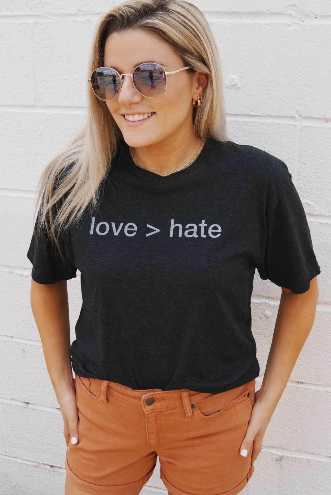 'love > hate' T-Shirt - Black