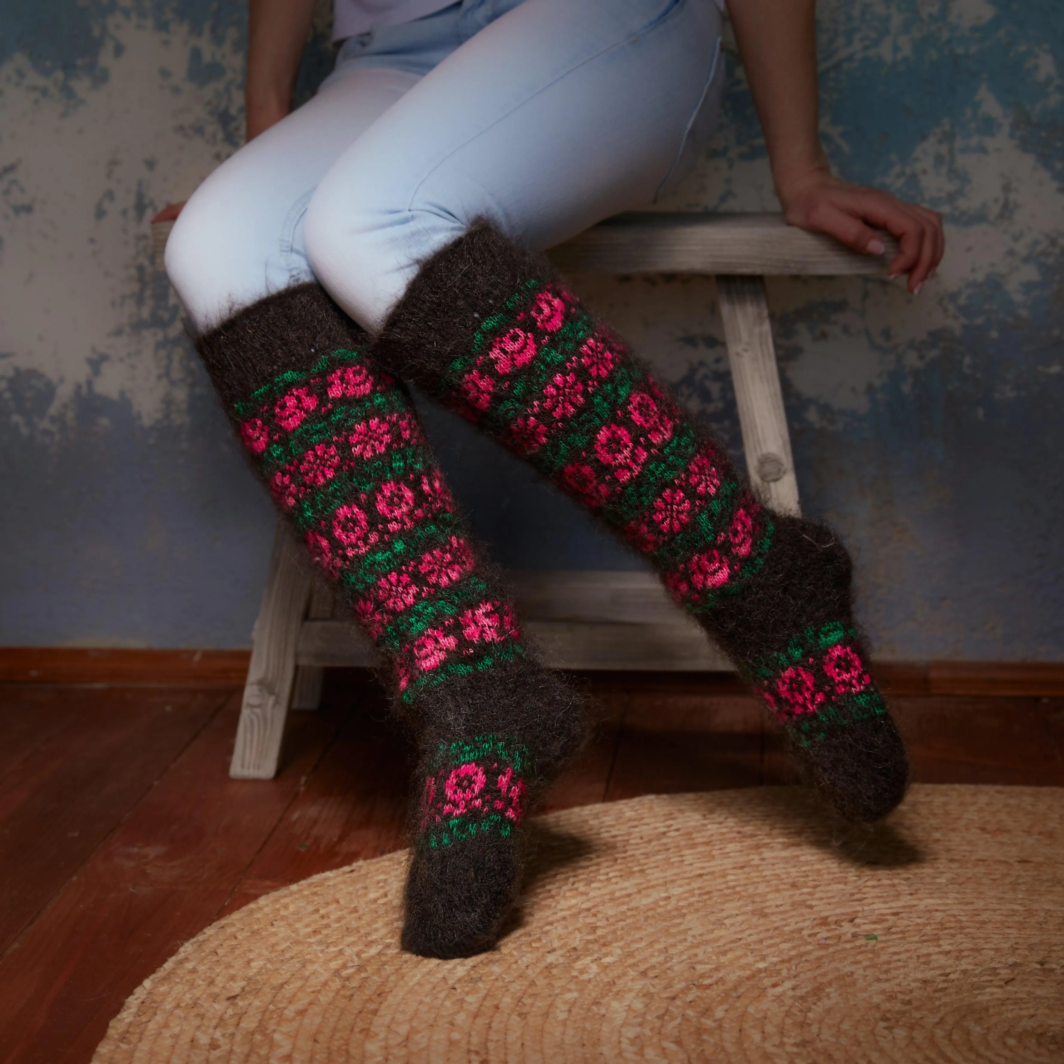 Women's Bountiful Blossoms Goat Wool Knee-High Socks